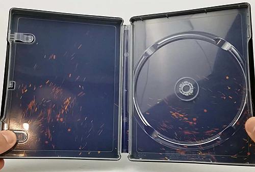 Klicke auf die Grafik für eine vergrößerte Ansicht

Name: Sleepy-Hollow-steelbook-US4.jpg
Ansichten: 140
Größe: 92,7 KB
ID: 140874