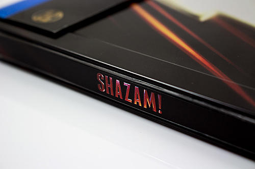Klicke auf die Grafik für eine vergrößerte Ansicht

Name: fotografias-del-steelbook-de-shazam-en-blu-ray-3d-original.jpg
Ansichten: 123
Größe: 104,8 KB
ID: 142713