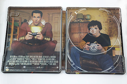 Klicke auf die Grafik für eine vergrößerte Ansicht

Name: fotografias-del-steelbook-de-shazam-en-blu-ray-3d-original.jpg
Ansichten: 80
Größe: 225,5 KB
ID: 142726