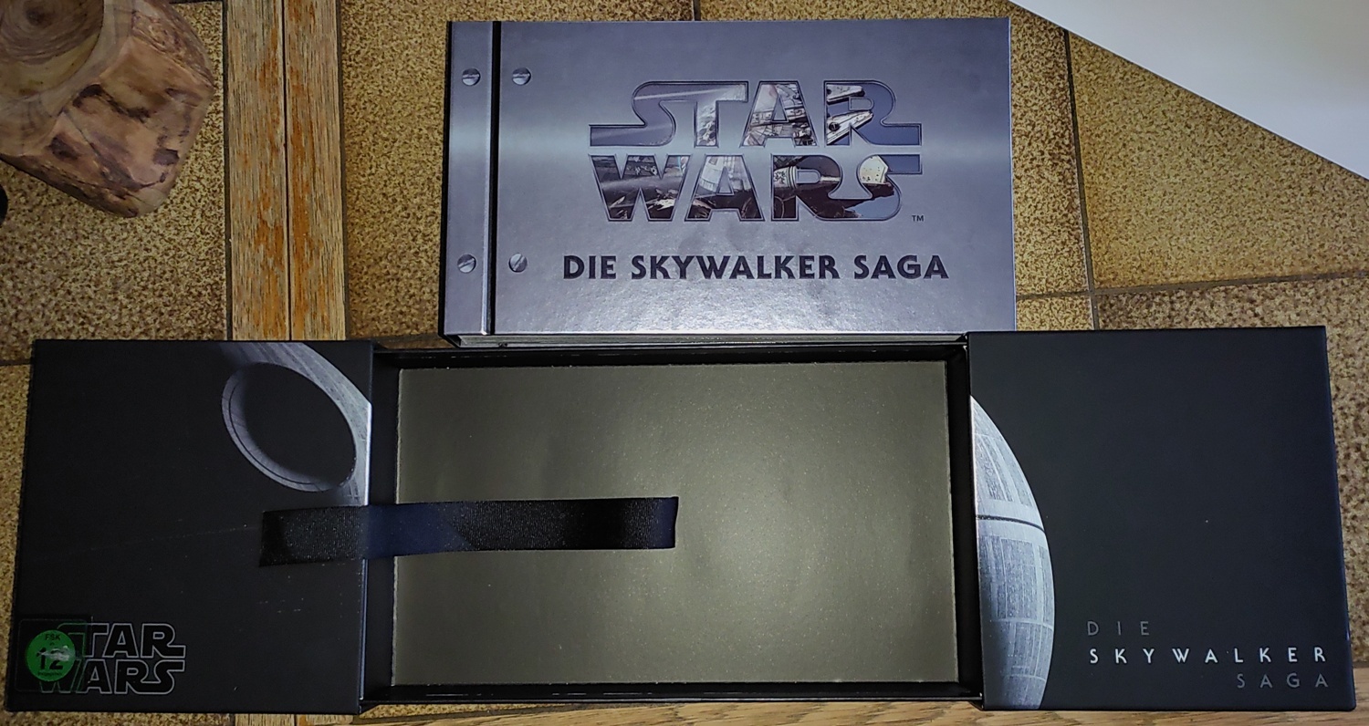 Klicke auf die Grafik für eine vergrößerte Ansicht

Name: Skywalker Saga 06.jpg
Ansichten: 105
Größe: 412,1 KB
ID: 328373