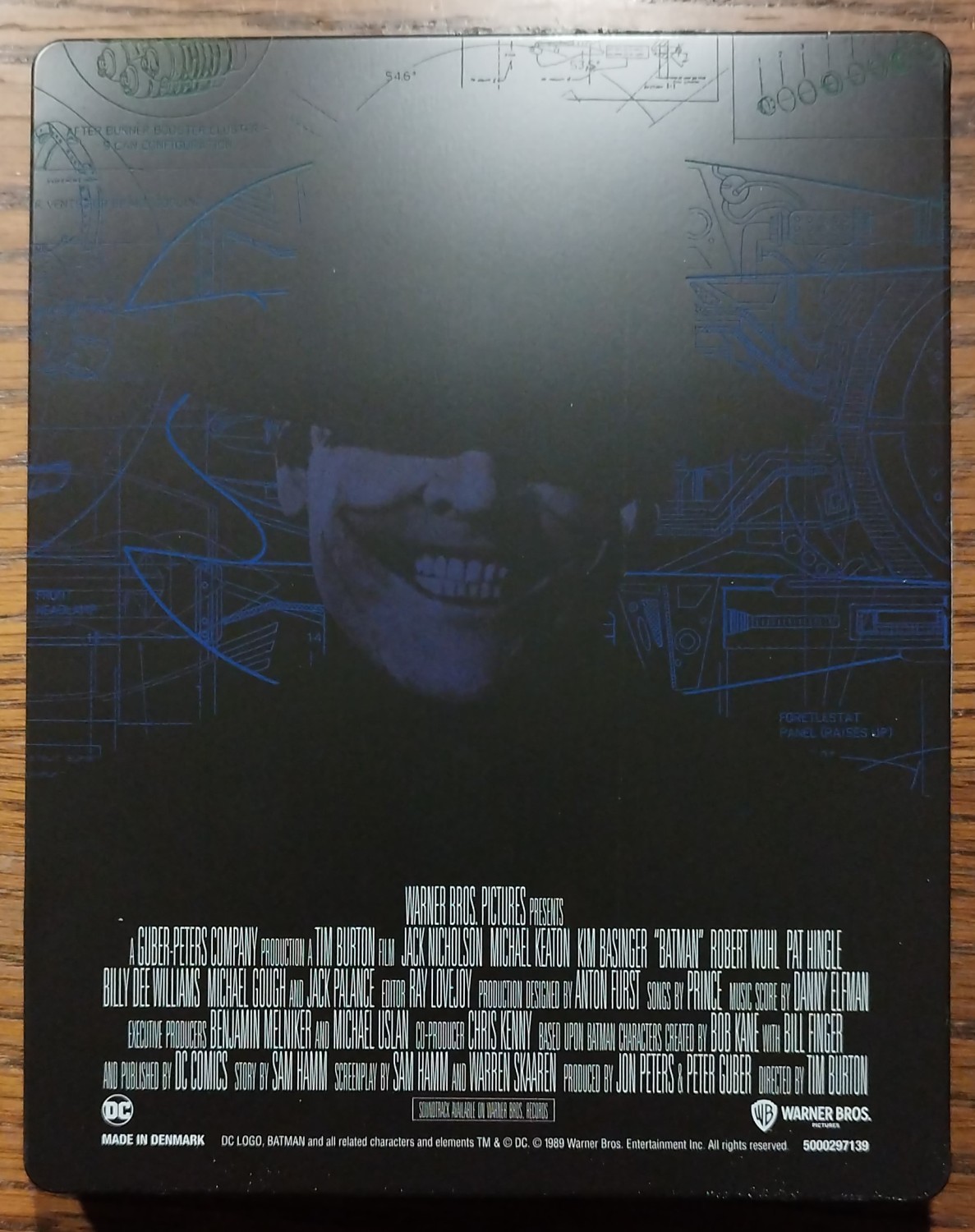 Klicke auf die Grafik für eine vergrößerte Ansicht

Name: Batman - Back 02.jpg
Ansichten: 84
Größe: 273,1 KB
ID: 377618